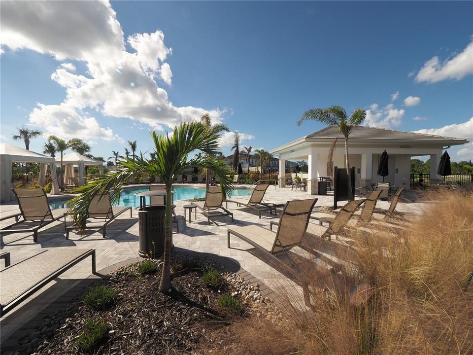 For Rent: $2,100 (3 beds, 2 baths, 1553 Square Feet)