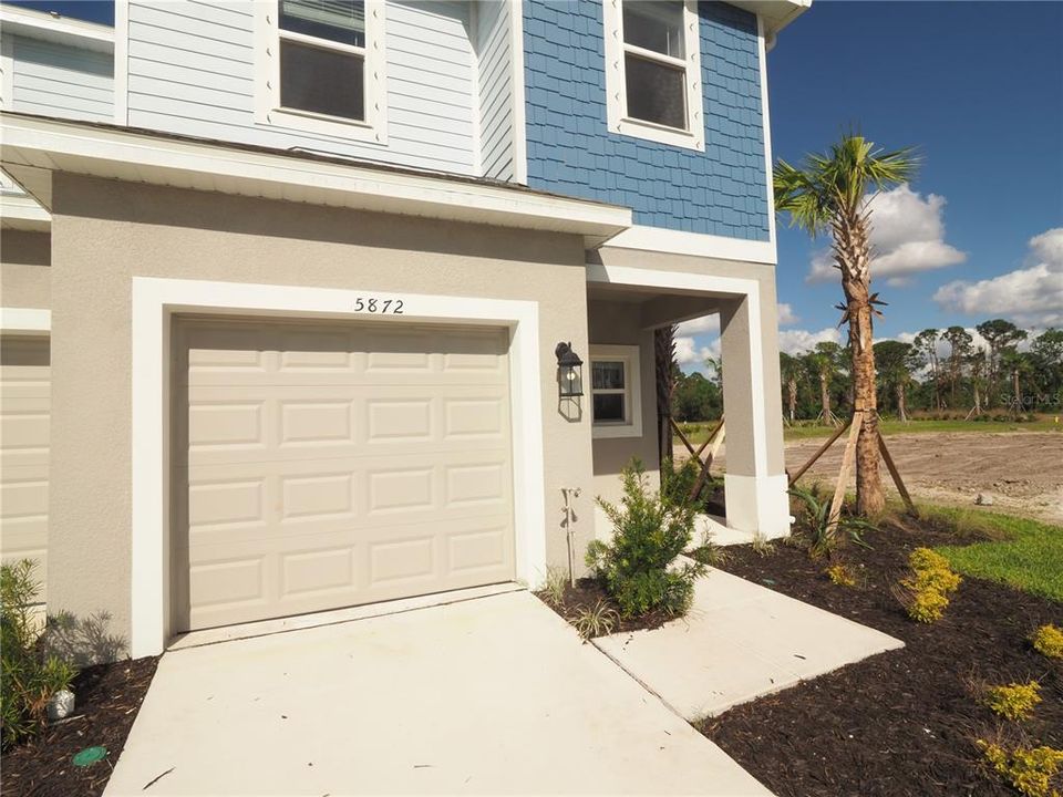 For Rent: $2,100 (3 beds, 2 baths, 1553 Square Feet)