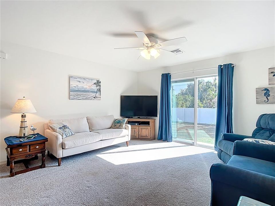 На продажу: $319,000 (3 спален, 2 ванн, 1521 Квадратных фут)