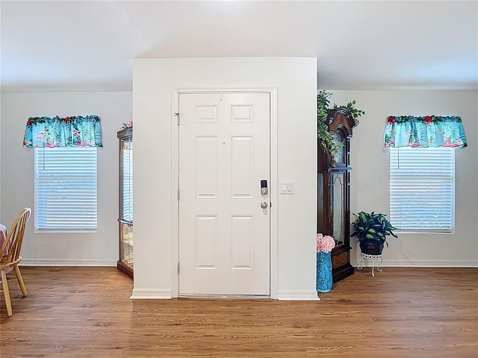 На продажу: $319,000 (3 спален, 2 ванн, 1521 Квадратных фут)