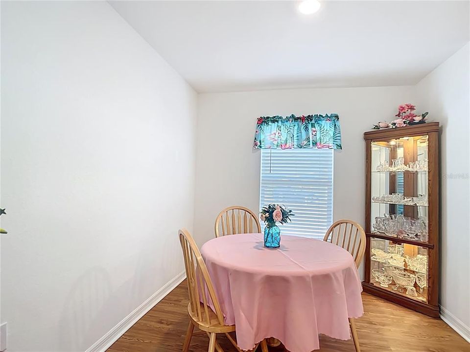 На продажу: $319,000 (3 спален, 2 ванн, 1521 Квадратных фут)