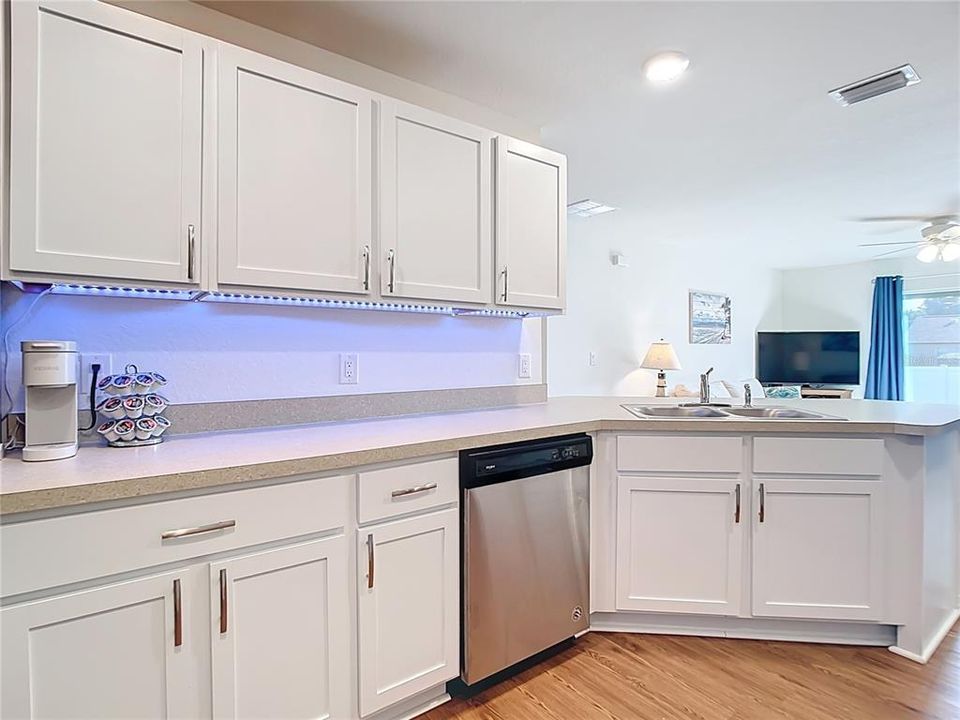 На продажу: $319,000 (3 спален, 2 ванн, 1521 Квадратных фут)