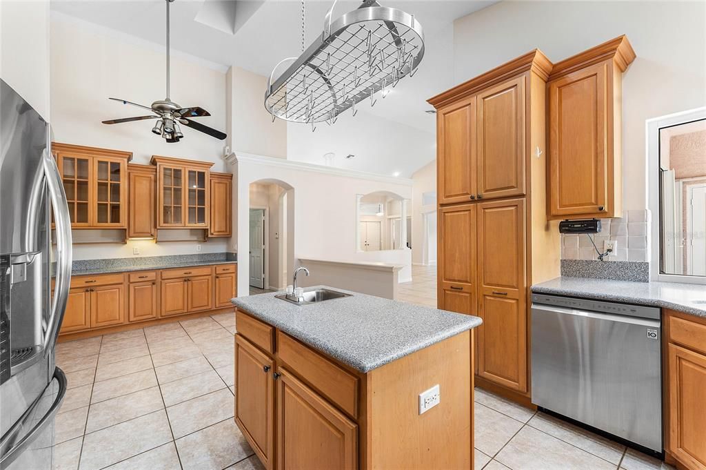 待售: $1,150,000 (3 贝兹, 3 浴室, 2648 平方英尺)