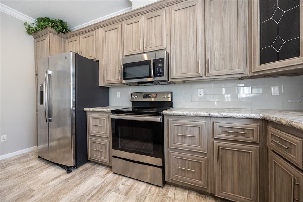 For Sale: $339,000 (3 beds, 2 baths, 2176 Square Feet)