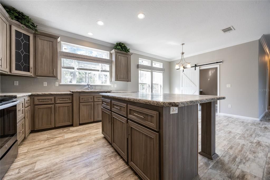 For Sale: $339,000 (3 beds, 2 baths, 2176 Square Feet)