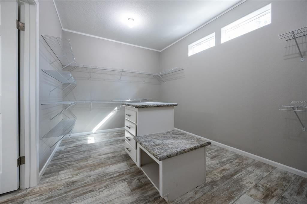 For Sale: $339,000 (3 beds, 2 baths, 2176 Square Feet)