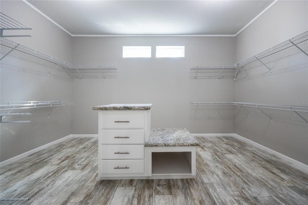 For Sale: $339,000 (3 beds, 2 baths, 2176 Square Feet)