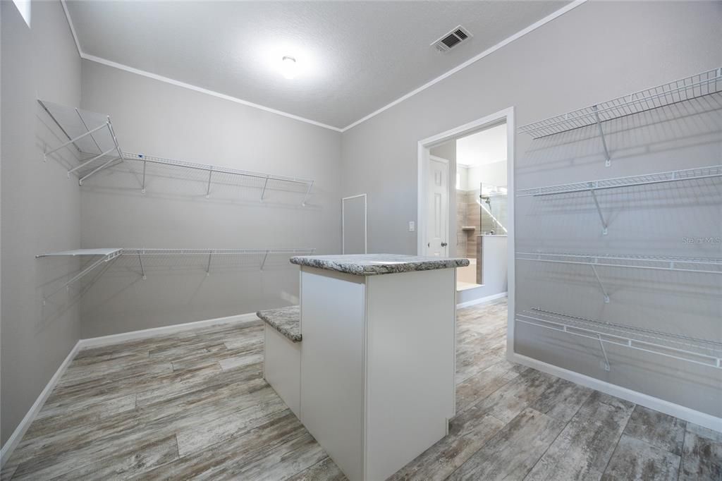 For Sale: $339,000 (3 beds, 2 baths, 2176 Square Feet)