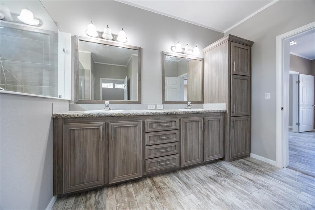 For Sale: $339,000 (3 beds, 2 baths, 2176 Square Feet)