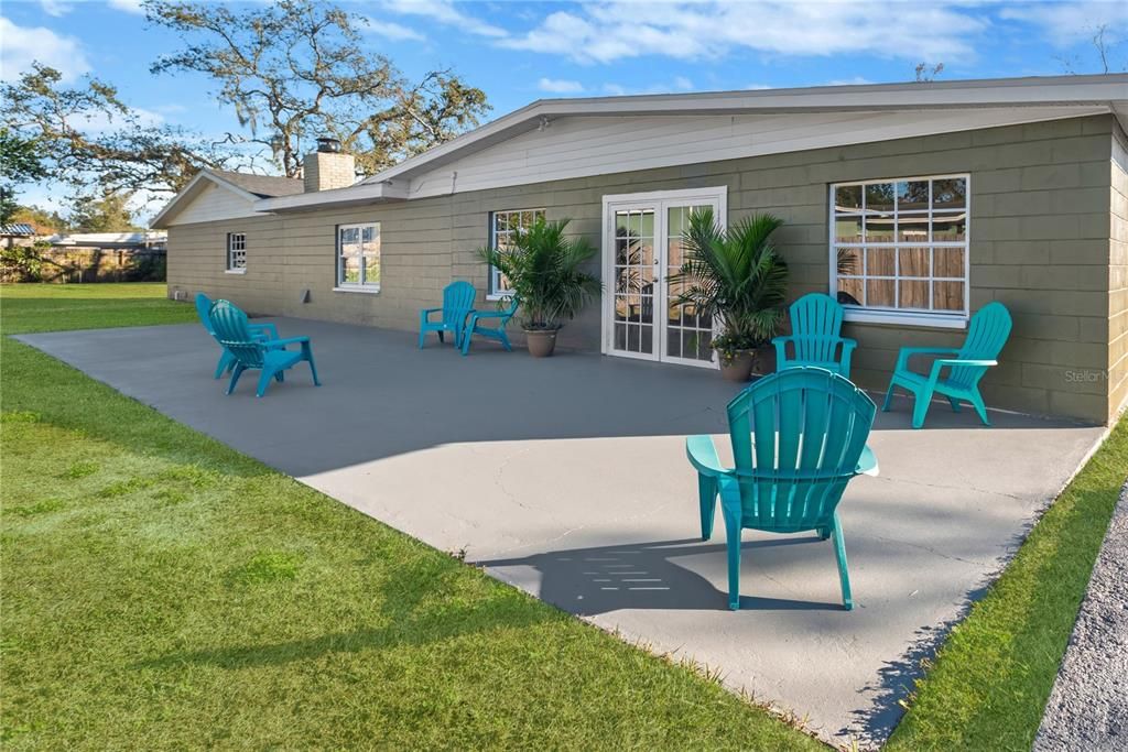 For Sale: $499,900 (4 beds, 2 baths, 2690 Square Feet)