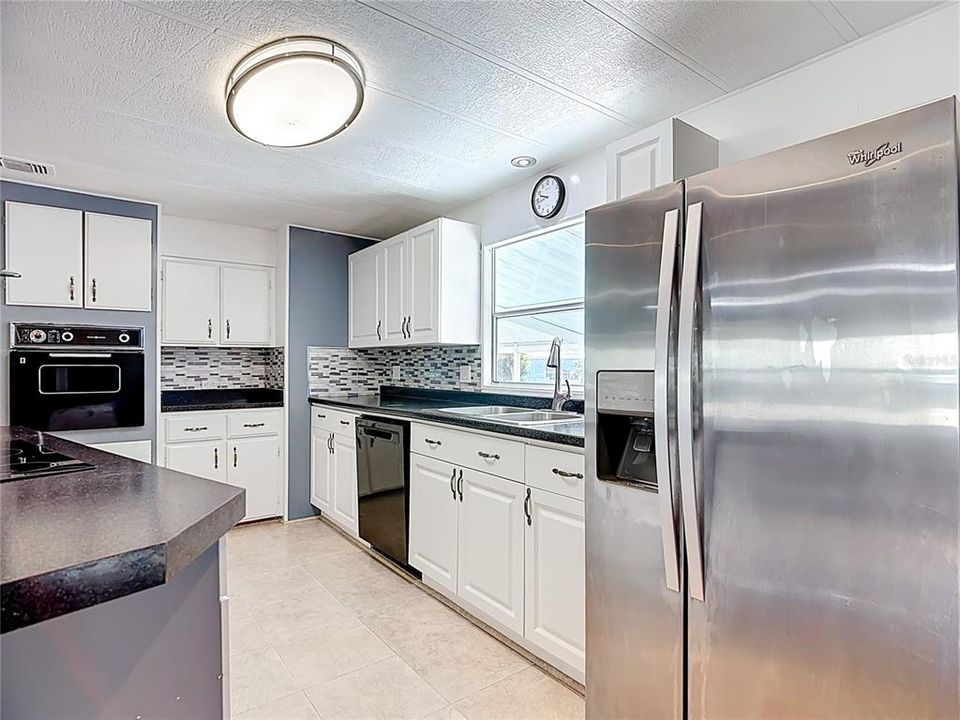 На продажу: $185,000 (2 спален, 2 ванн, 1104 Квадратных фут)