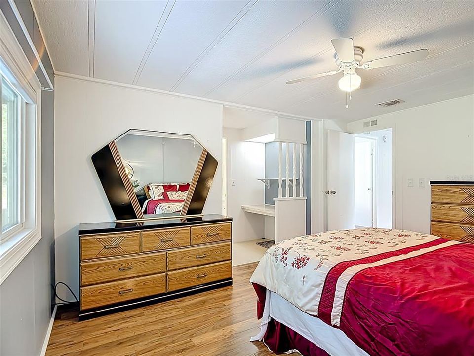 На продажу: $185,000 (2 спален, 2 ванн, 1104 Квадратных фут)