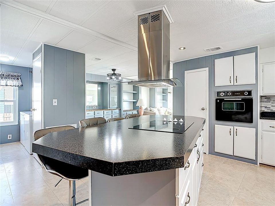 На продажу: $185,000 (2 спален, 2 ванн, 1104 Квадратных фут)