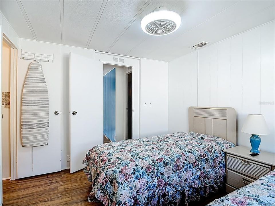 На продажу: $185,000 (2 спален, 2 ванн, 1104 Квадратных фут)