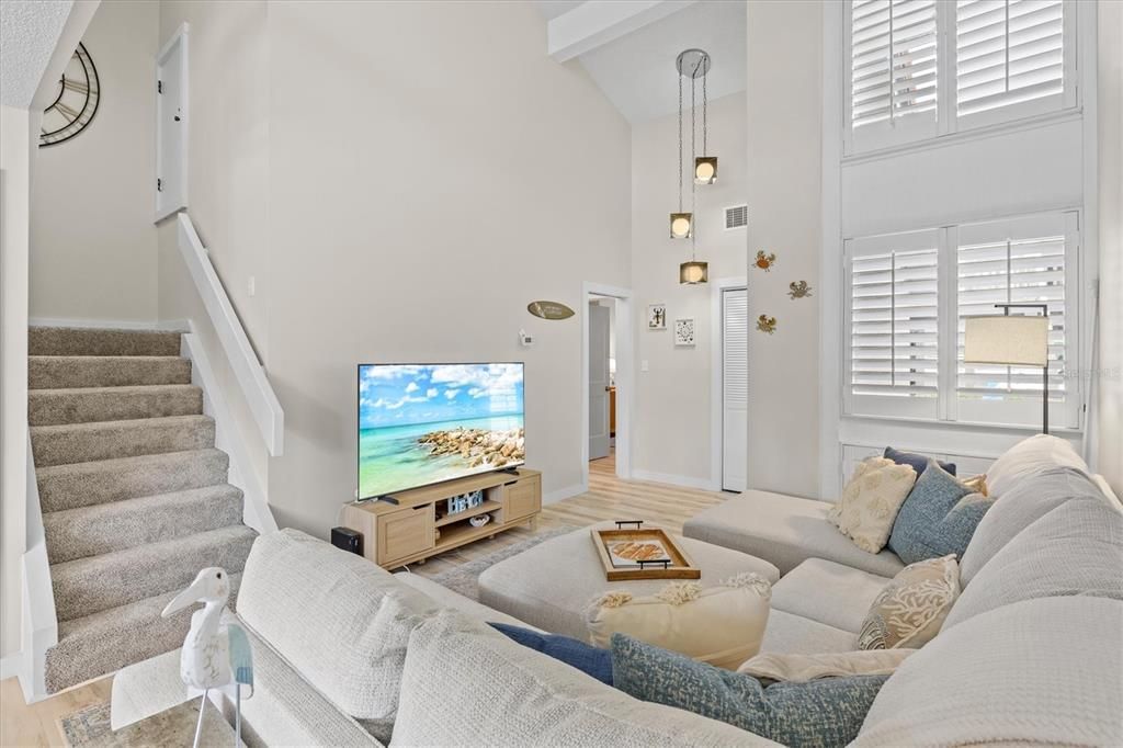 待售: $675,000 (2 贝兹, 2 浴室, 1060 平方英尺)