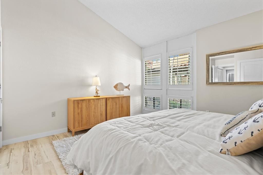 待售: $675,000 (2 贝兹, 2 浴室, 1060 平方英尺)