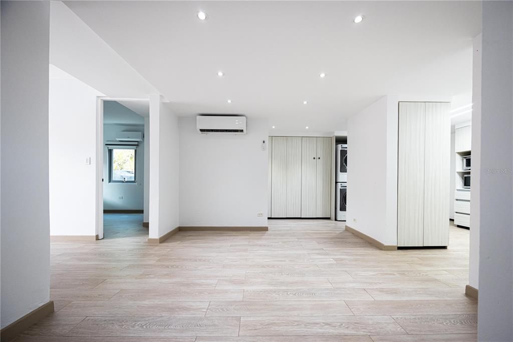 En Renta: $6,500 (5 camas, 3 baños, 2500 Pies cuadrados)