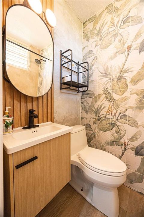 En Renta: $6,500 (5 camas, 3 baños, 2500 Pies cuadrados)