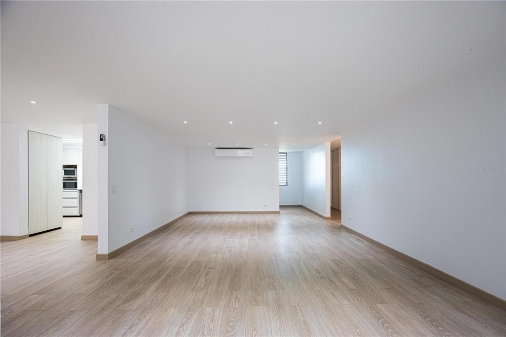 En Renta: $6,500 (5 camas, 3 baños, 2500 Pies cuadrados)