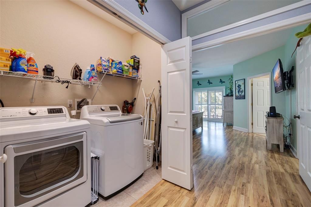 En Venta: $595,000 (3 camas, 2 baños, 2332 Pies cuadrados)