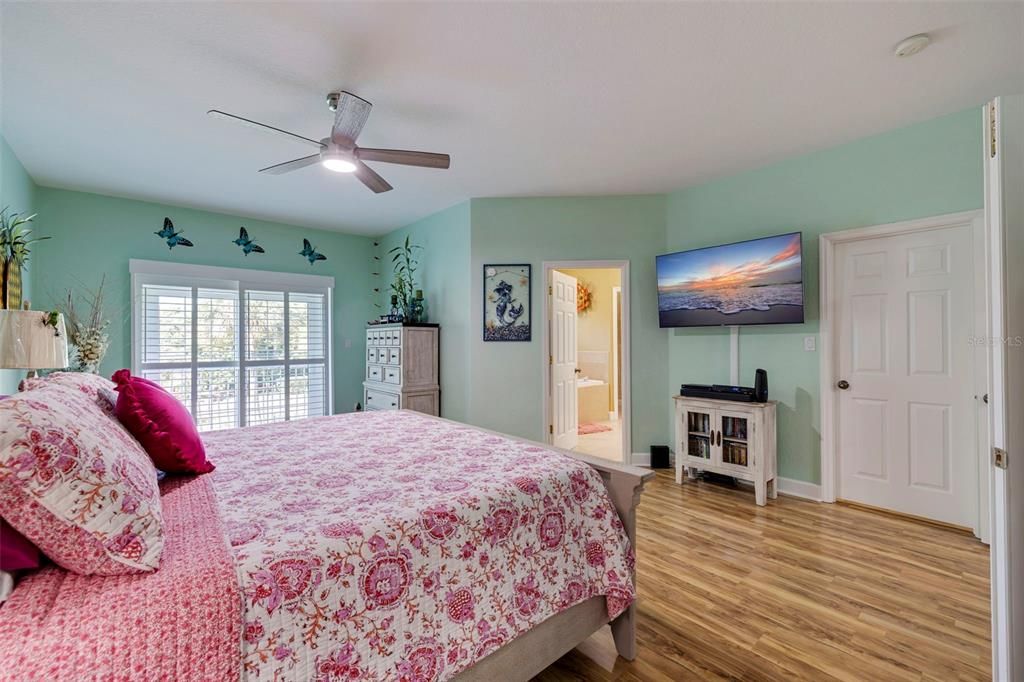 En Venta: $595,000 (3 camas, 2 baños, 2332 Pies cuadrados)