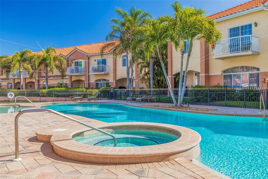 En Venta: $595,000 (3 camas, 2 baños, 2332 Pies cuadrados)