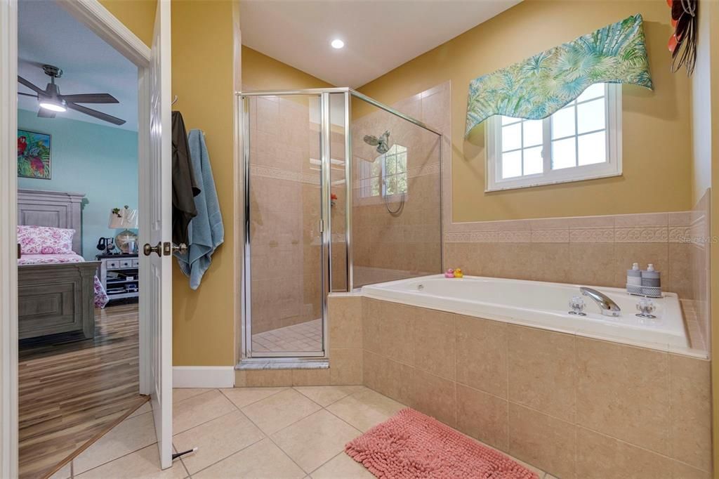 En Venta: $595,000 (3 camas, 2 baños, 2332 Pies cuadrados)