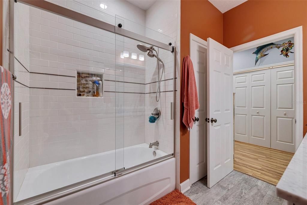 En Venta: $595,000 (3 camas, 2 baños, 2332 Pies cuadrados)