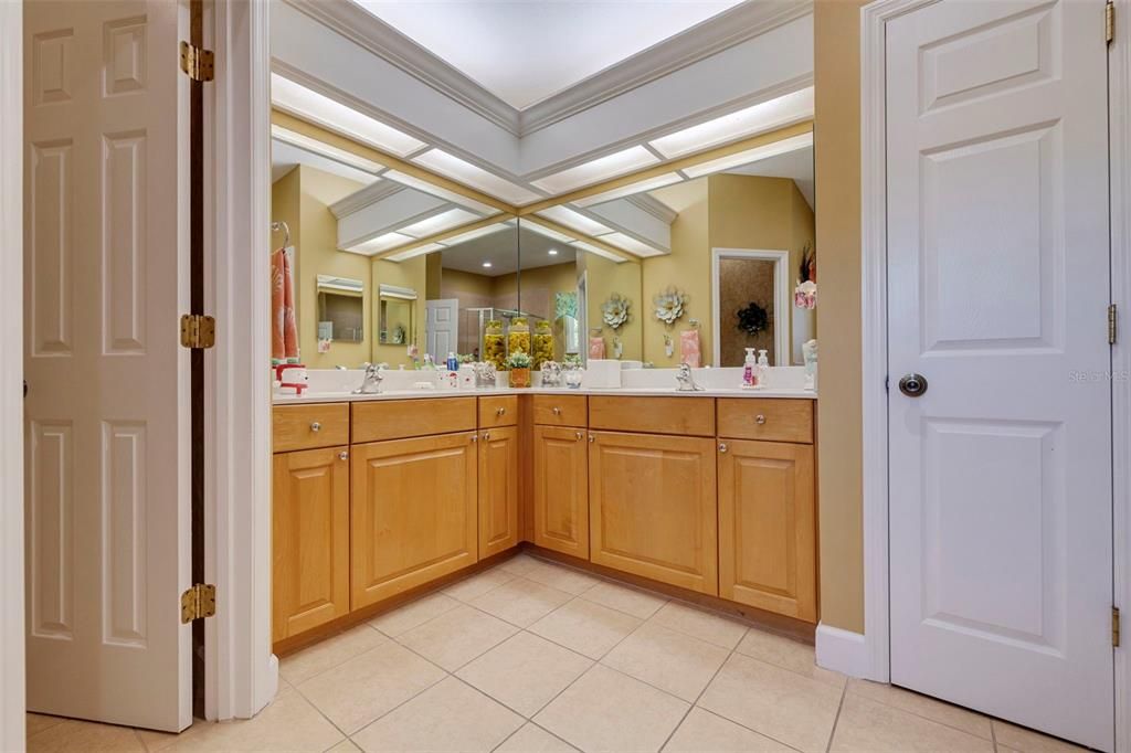 En Venta: $595,000 (3 camas, 2 baños, 2332 Pies cuadrados)