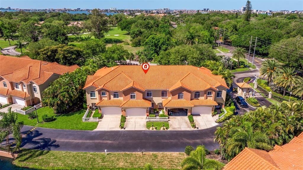 En Venta: $595,000 (3 camas, 2 baños, 2332 Pies cuadrados)