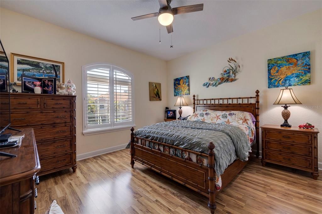 En Venta: $595,000 (3 camas, 2 baños, 2332 Pies cuadrados)