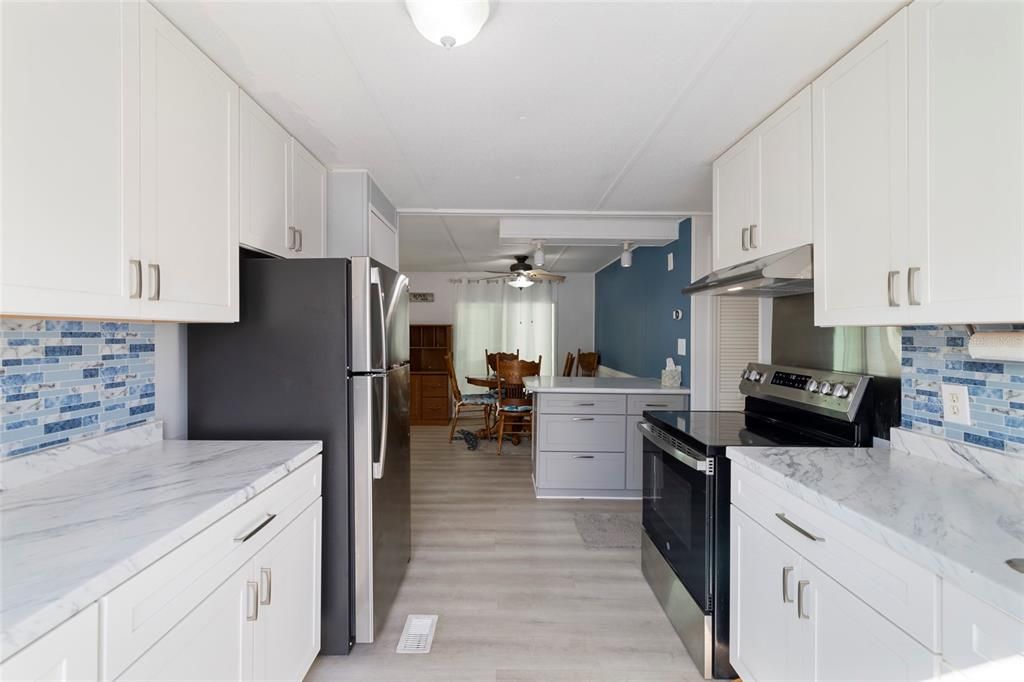 For Sale: $150,000 (2 beds, 2 baths, 960 Square Feet)