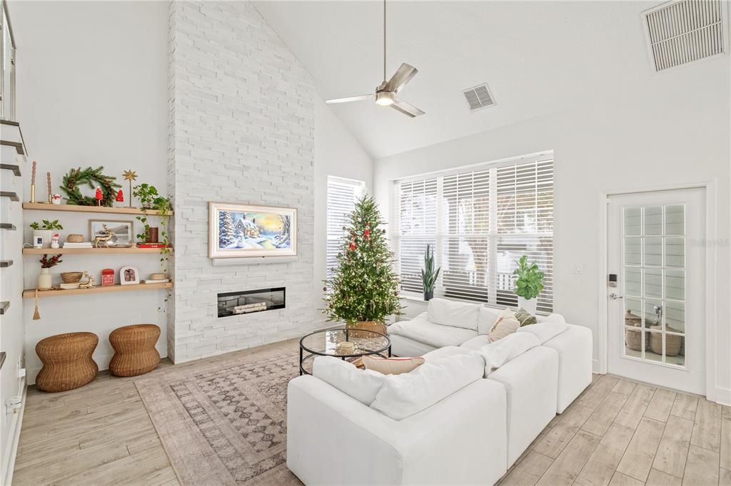 En Venta: $1,299,000 (5 camas, 3 baños, 2509 Pies cuadrados)