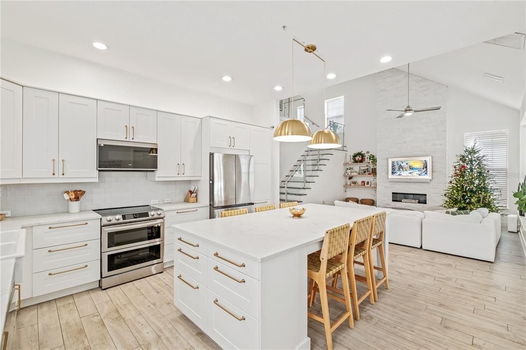 En Venta: $1,299,000 (5 camas, 3 baños, 2509 Pies cuadrados)