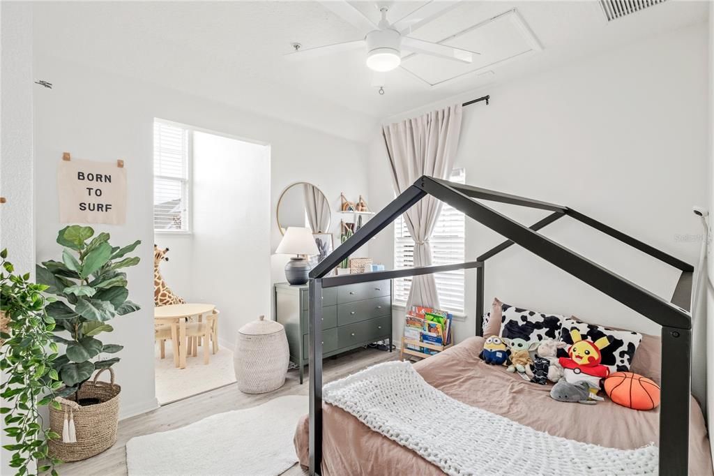 En Venta: $1,299,000 (5 camas, 3 baños, 2509 Pies cuadrados)