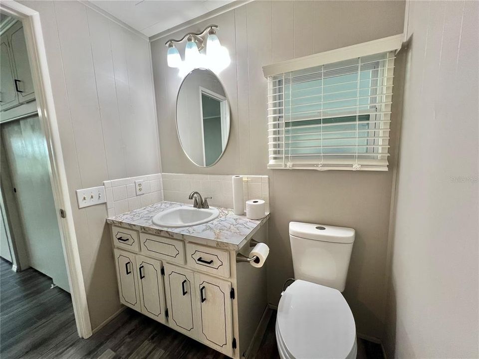 For Sale: $159,900 (2 beds, 2 baths, 1104 Square Feet)