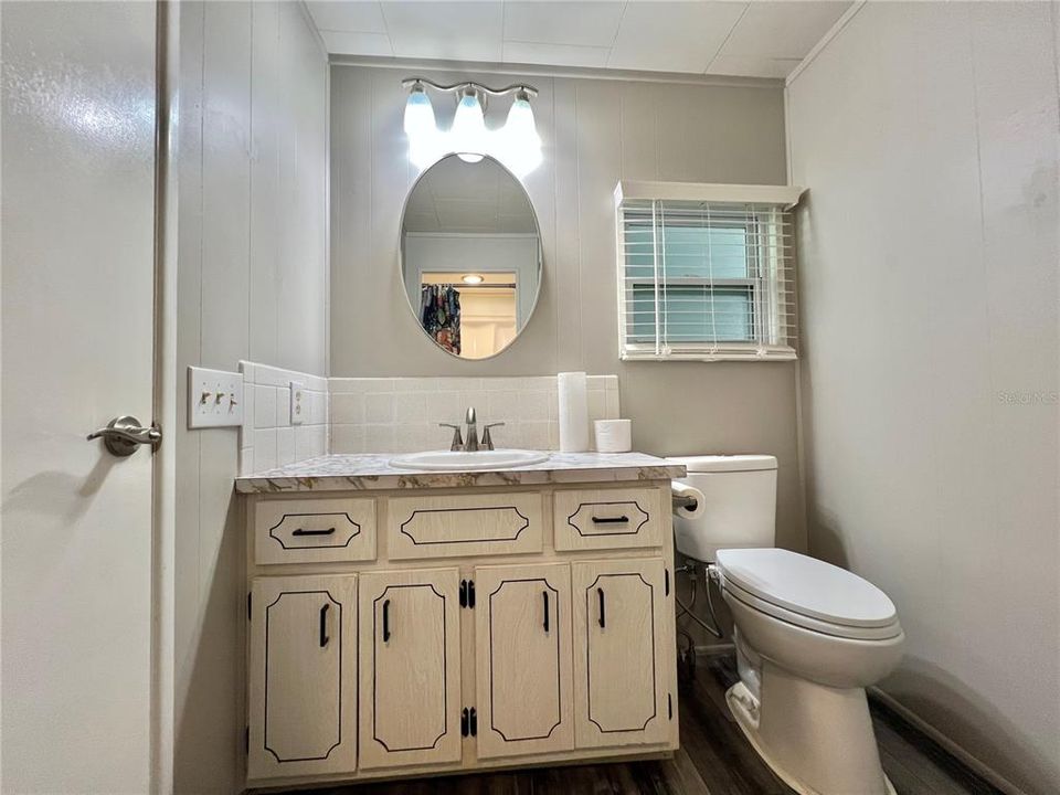 For Sale: $159,900 (2 beds, 2 baths, 1104 Square Feet)