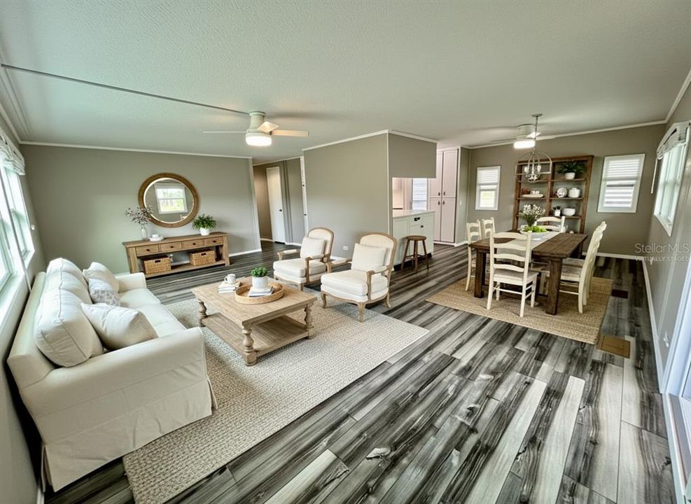 For Sale: $159,900 (2 beds, 2 baths, 1104 Square Feet)