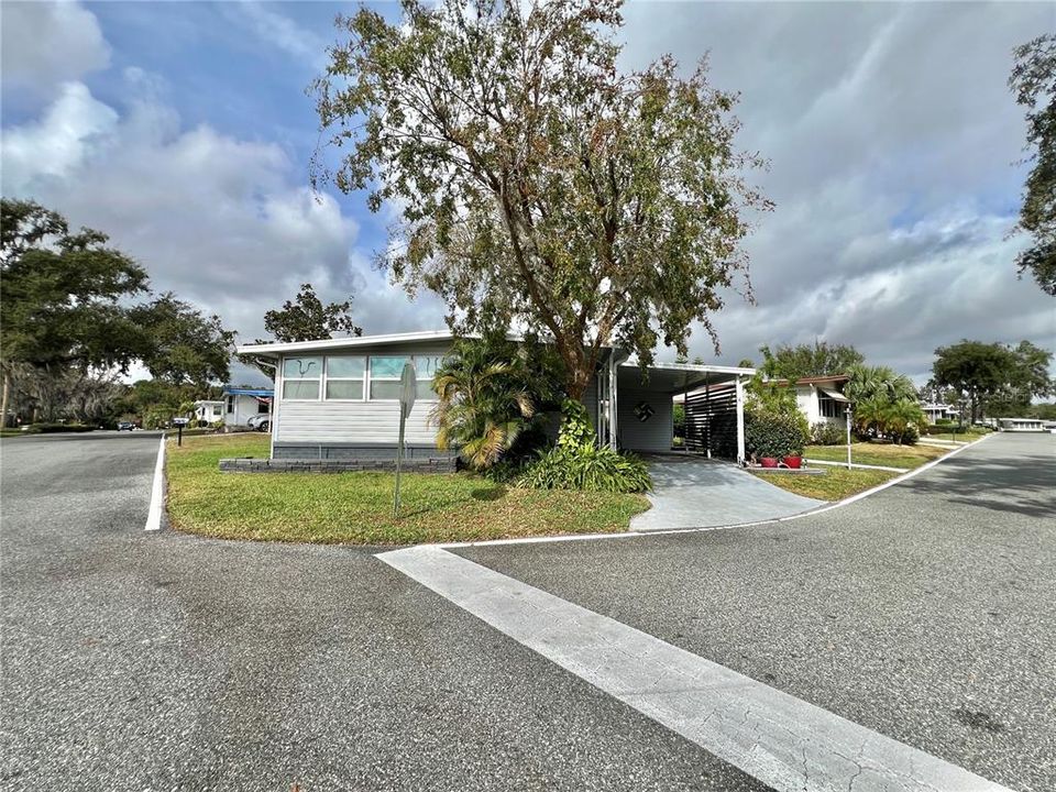 For Sale: $159,900 (2 beds, 2 baths, 1104 Square Feet)