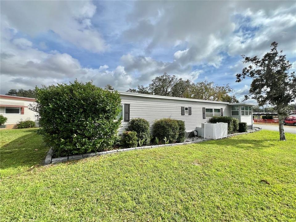 For Sale: $159,900 (2 beds, 2 baths, 1104 Square Feet)