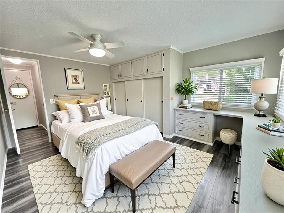 For Sale: $159,900 (2 beds, 2 baths, 1104 Square Feet)