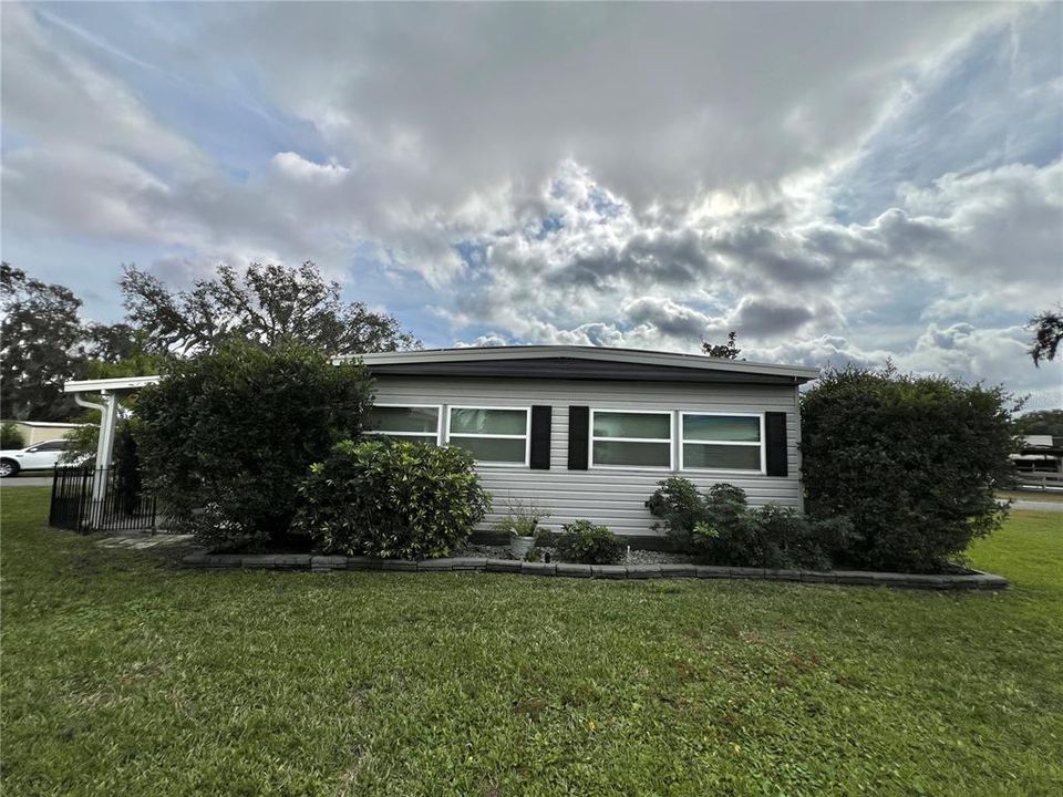 For Sale: $159,900 (2 beds, 2 baths, 1104 Square Feet)