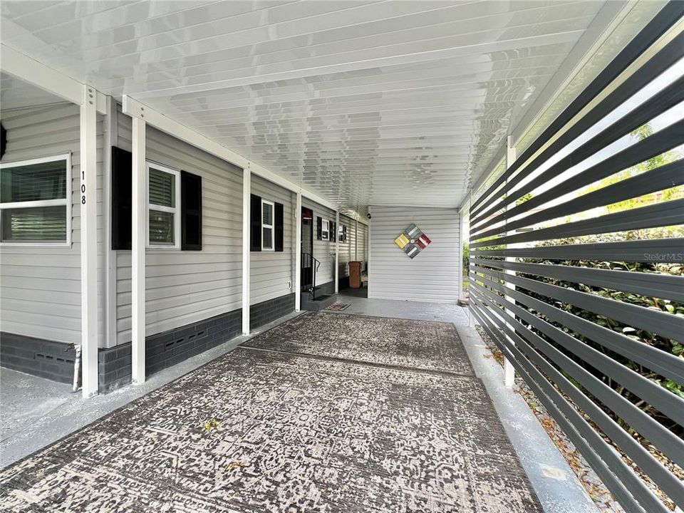 For Sale: $159,900 (2 beds, 2 baths, 1104 Square Feet)