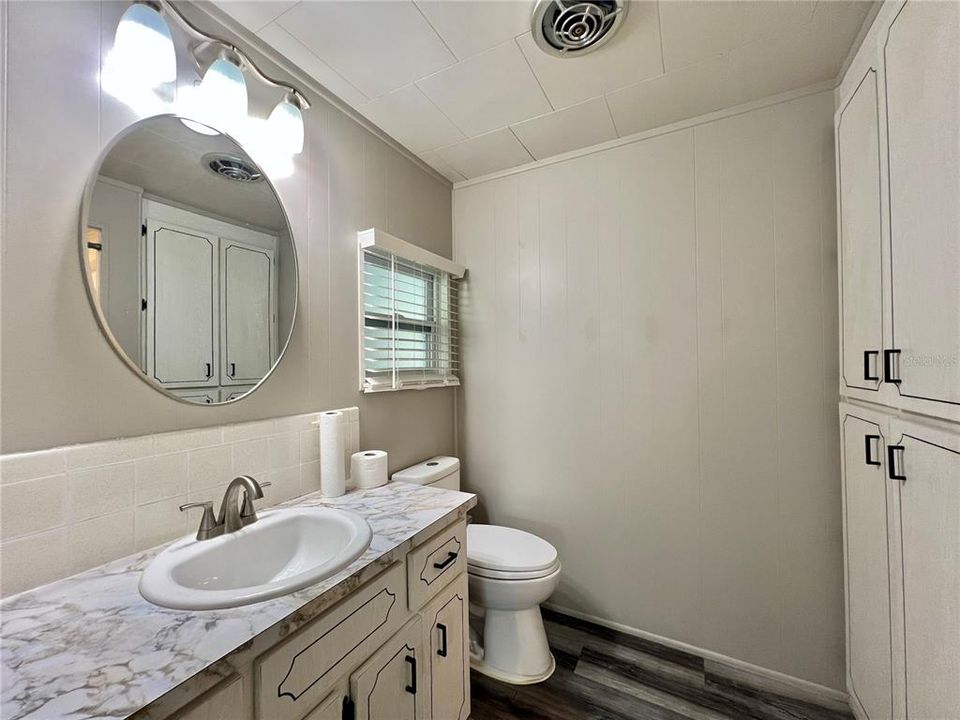 For Sale: $159,900 (2 beds, 2 baths, 1104 Square Feet)