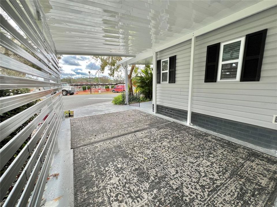 For Sale: $159,900 (2 beds, 2 baths, 1104 Square Feet)