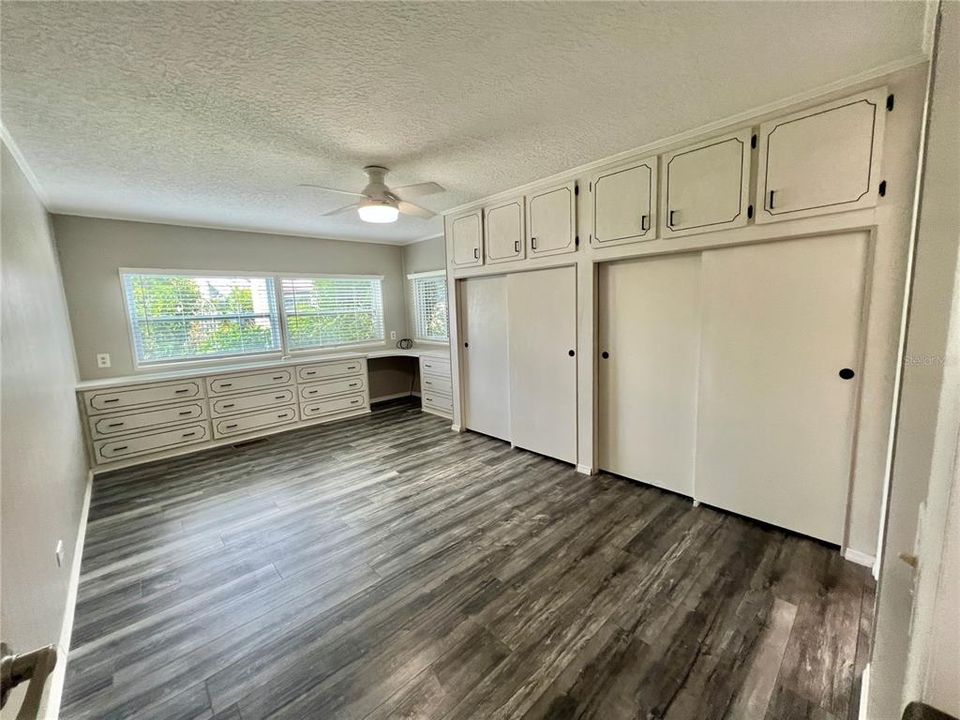 For Sale: $159,900 (2 beds, 2 baths, 1104 Square Feet)