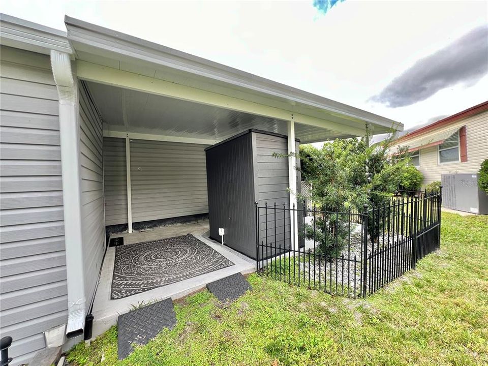 For Sale: $159,900 (2 beds, 2 baths, 1104 Square Feet)