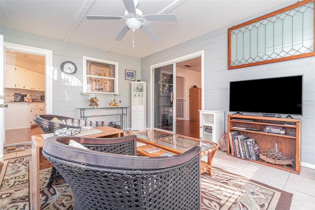 En Venta: $258,500 (3 camas, 2 baños, 1524 Pies cuadrados)