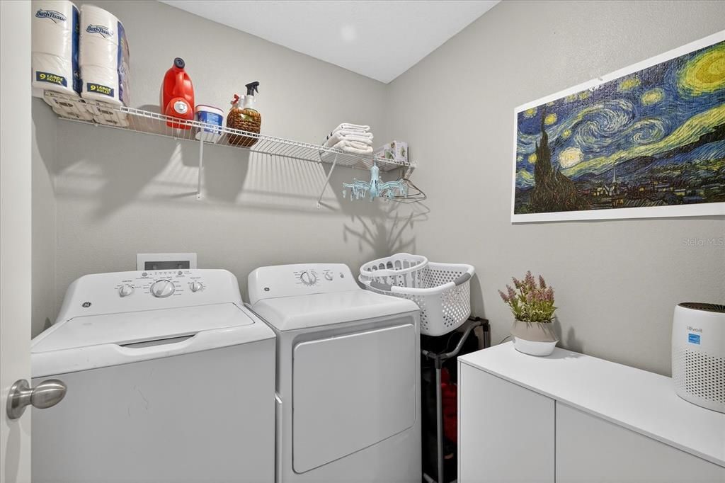 En Venta: $380,000 (4 camas, 2 baños, 1870 Pies cuadrados)