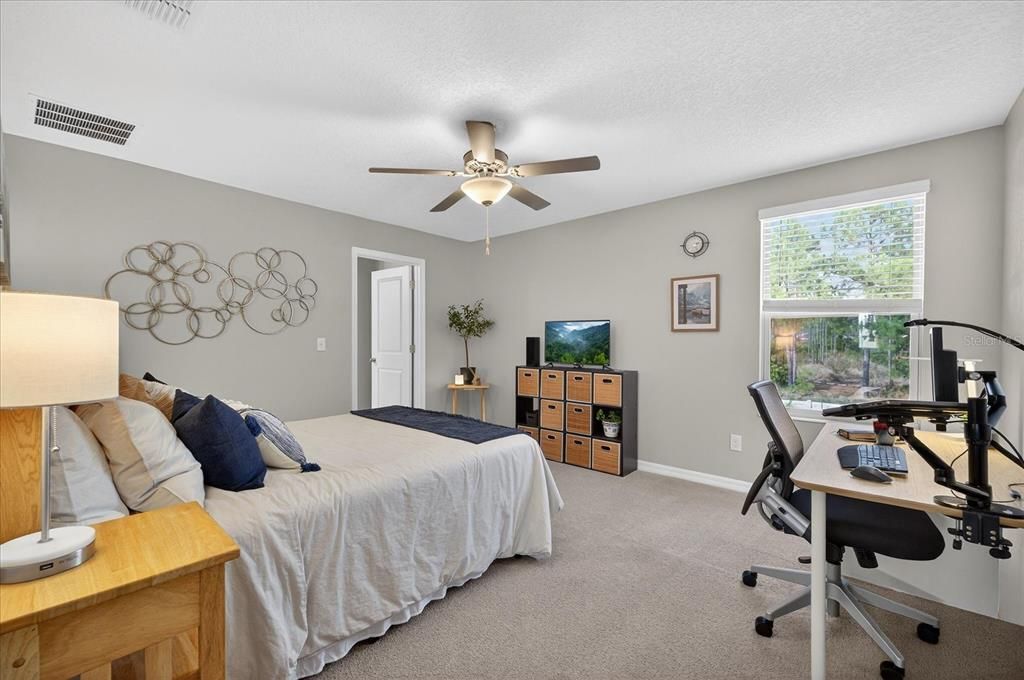 En Venta: $380,000 (4 camas, 2 baños, 1870 Pies cuadrados)